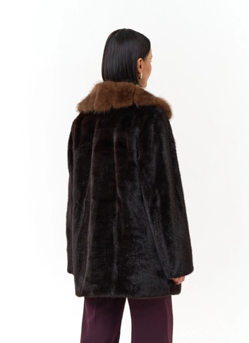 Женское пальто из эко меха