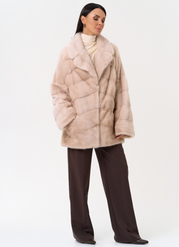 Укороченная шуба из меха норки с английским воротником