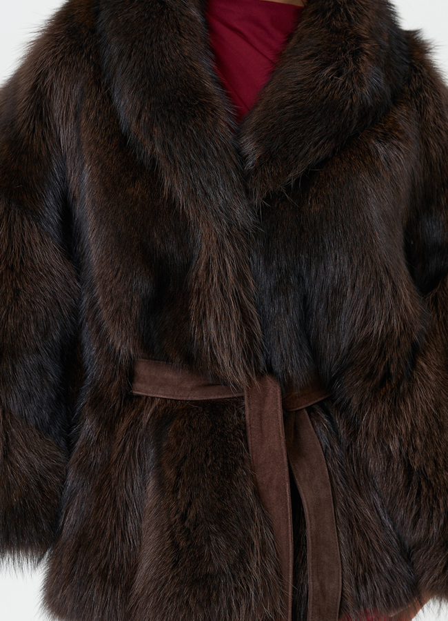 Женская шуба из меха канадского енота модель № 31086 универмаг малина