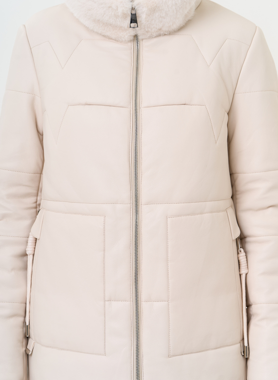 Женское пальто из эко кожи с капюшоном