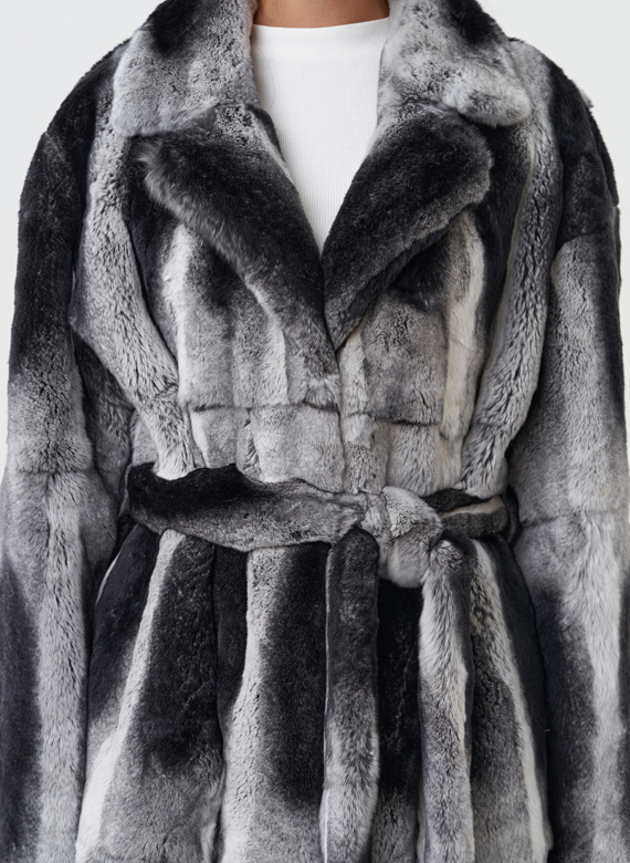 Шуба из меха кролика с английским воротником