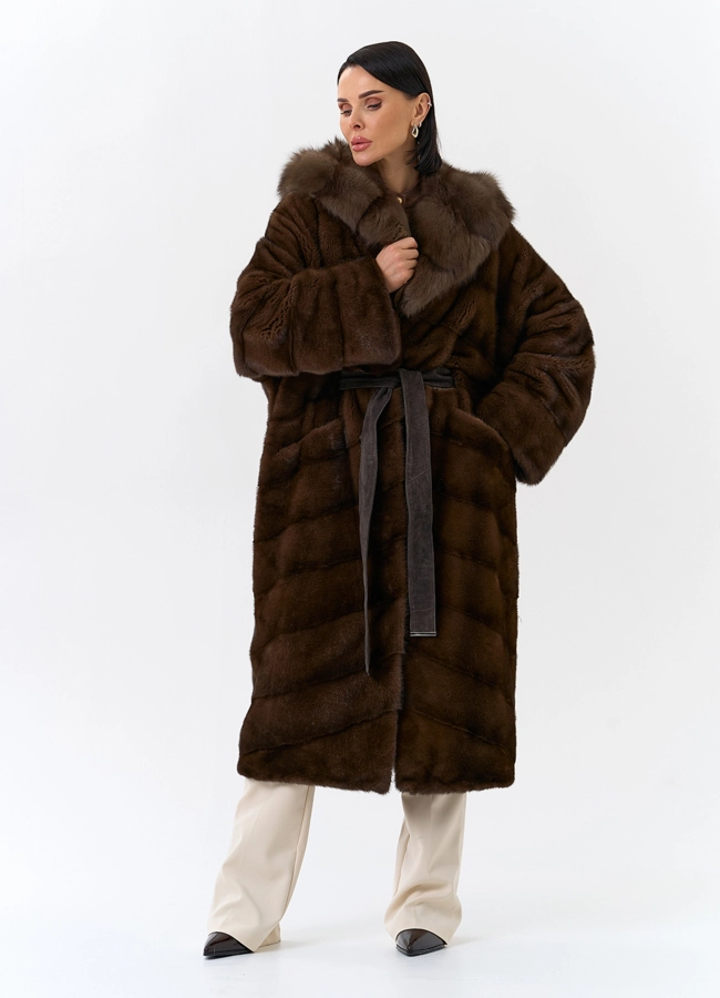 Шуба из меха норки с капюшоном из меха куницы модель № 31965 универмаг малина