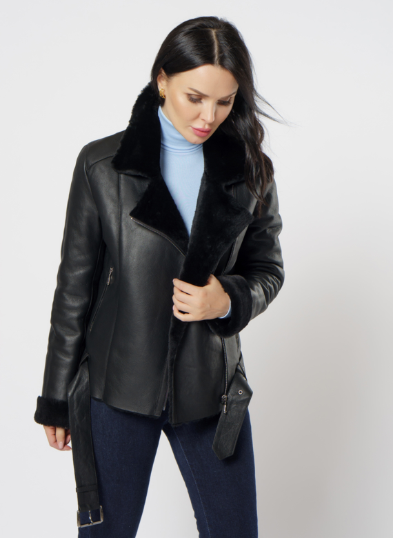 Женская дубленка косуха из овчины черного цвета