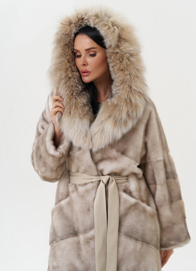 Женская норковая шуба с капюшоном из рыси модель № 27838 универмаг малина