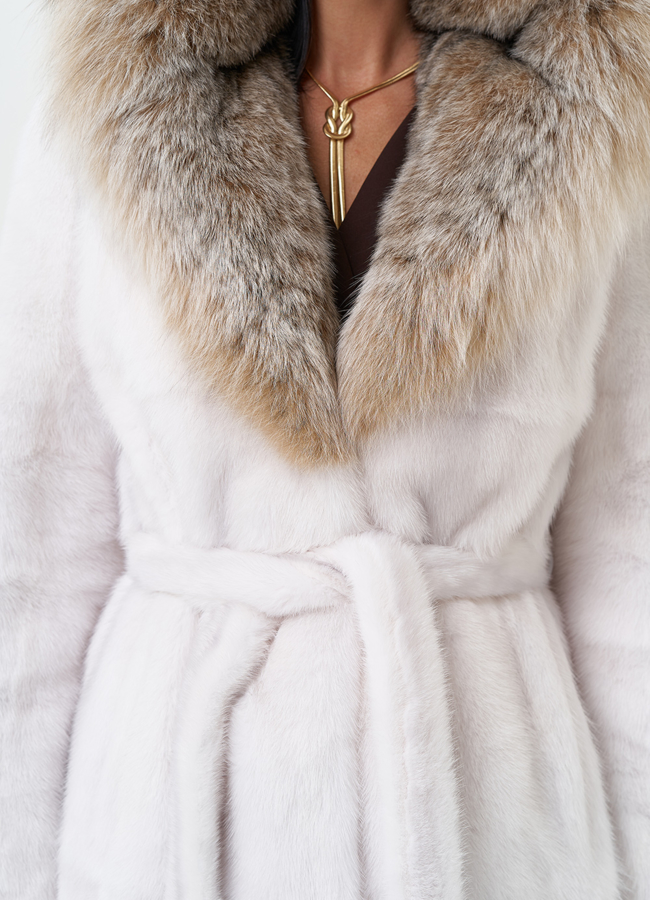 Женская шуба из меха норки с капюшоном из меха рыси модель № 29530 универмаг малина