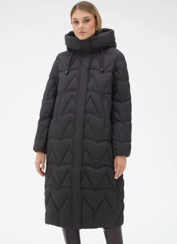 Женский пуховик черного цвета