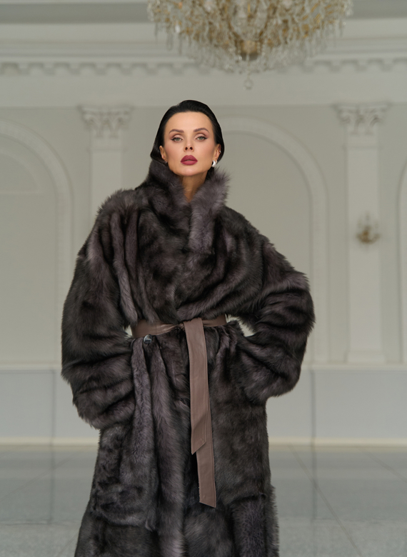 Женская двухсторонняя дубленка с поясом