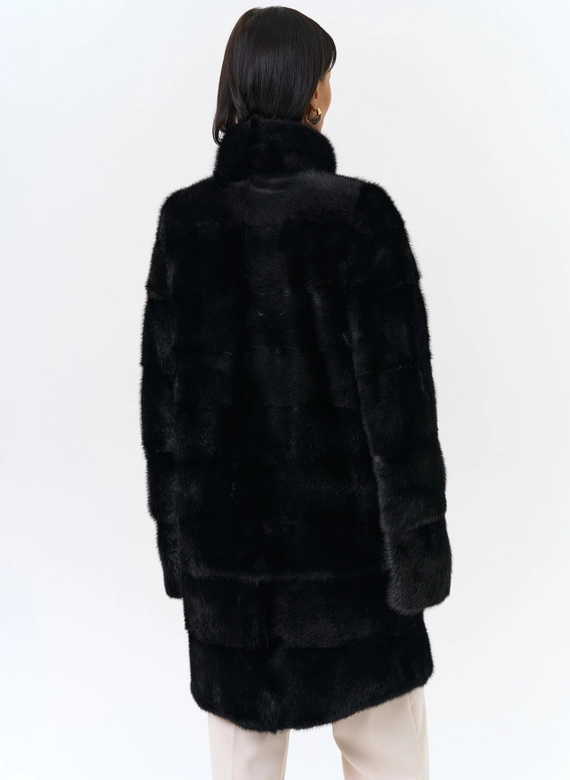 Норковая шуба с воротником стойка черного цвета 