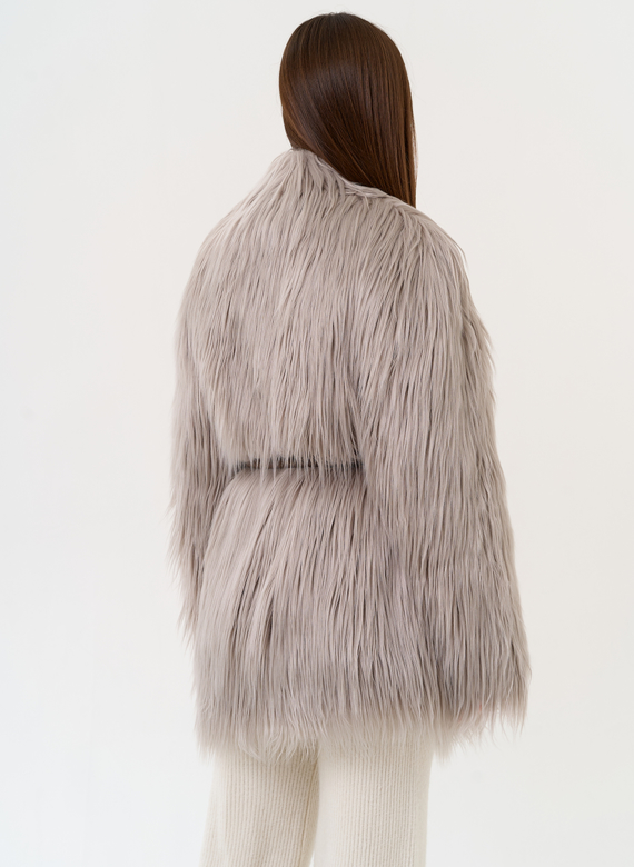 Женская шуба из эко меха с декоративным поясом