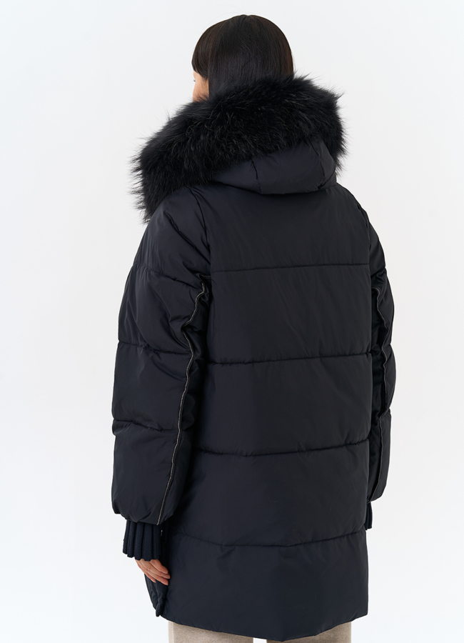 Женский пуховик с капюшоном из меха енота модель № 31972 в рассрочку